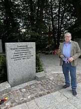 Возложение цветов на интернациональном воинском кладбище «Cmentarz Narodów» в г.Вадовице 